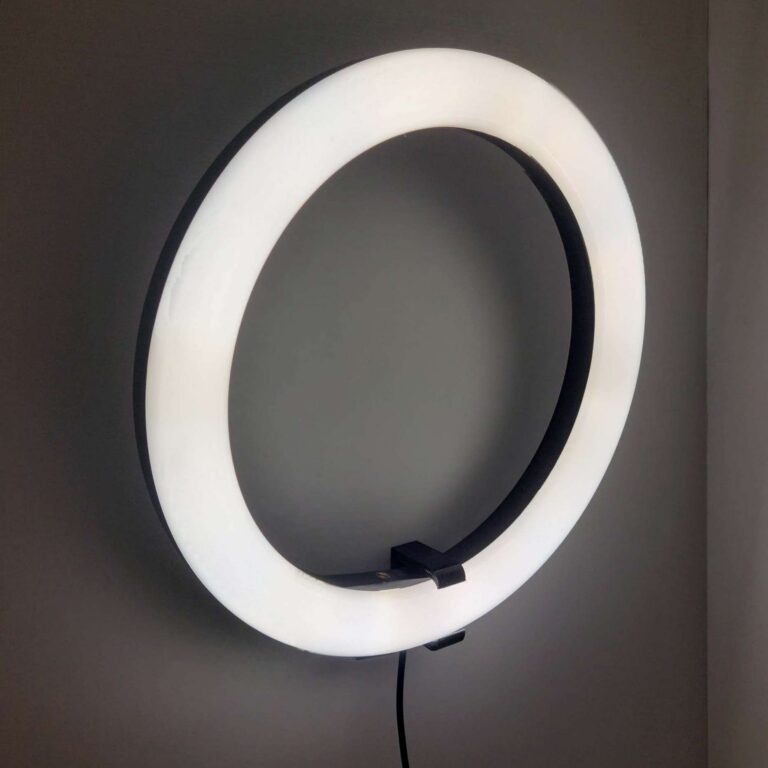 20240925_161013 Поставка за ринг лампа