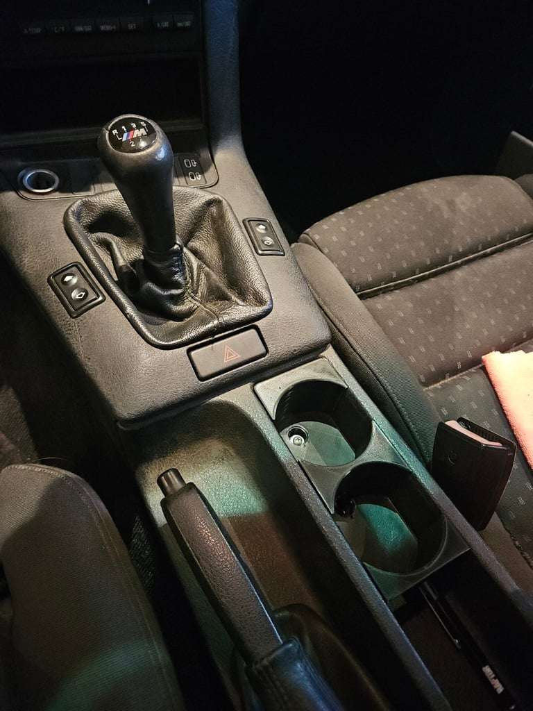 BMW e36 Cupholder