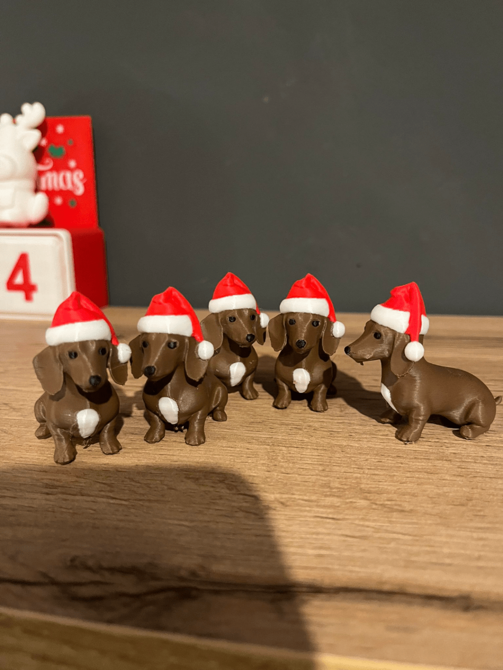 Коледно кученце Дакел