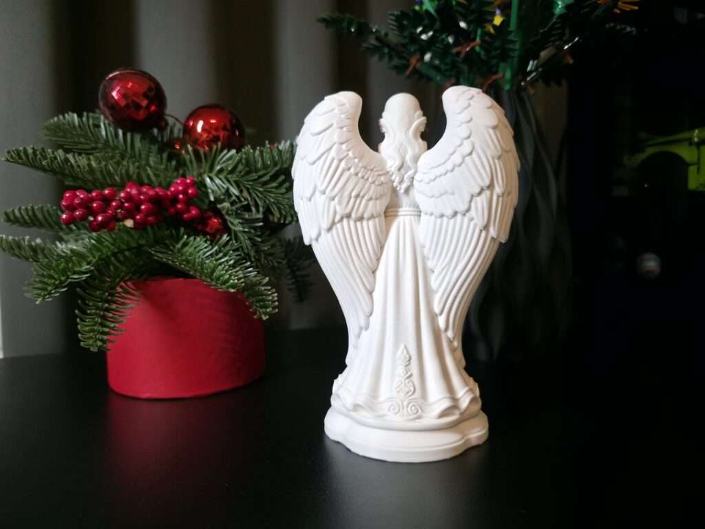 Ангелска Статуетка и Лампа