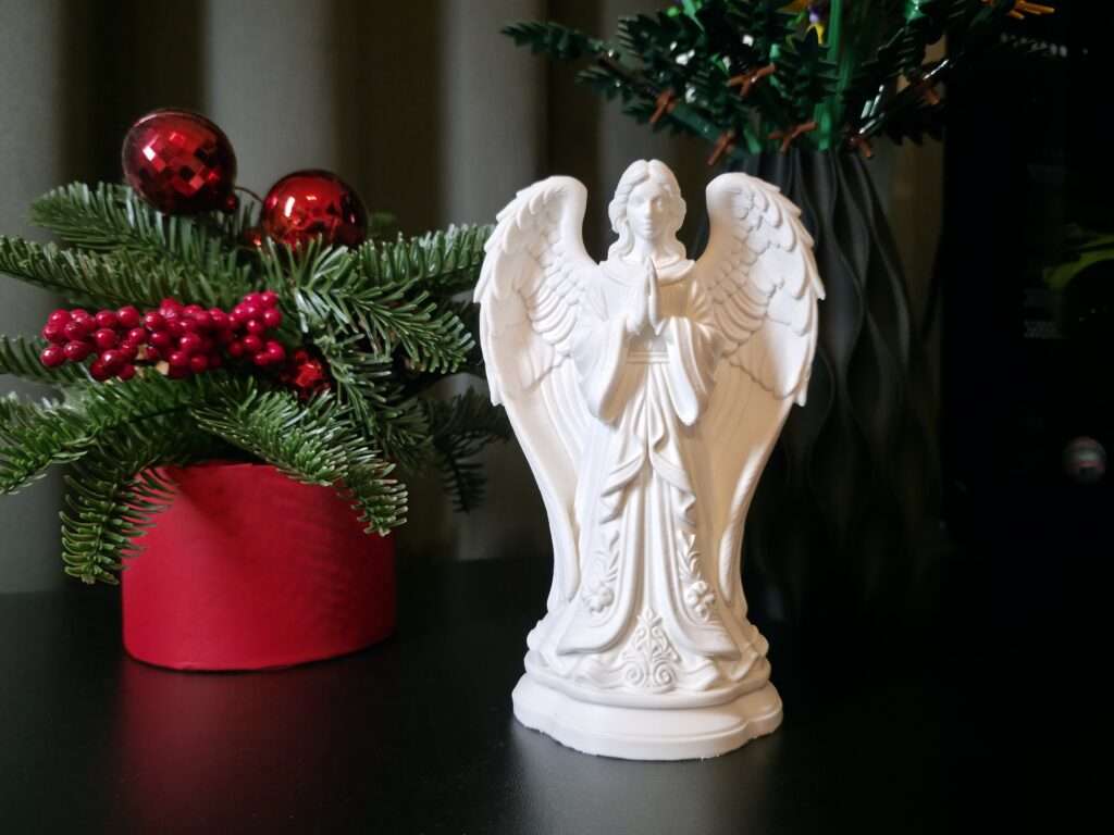 Ангелска Статуетка и Лампа